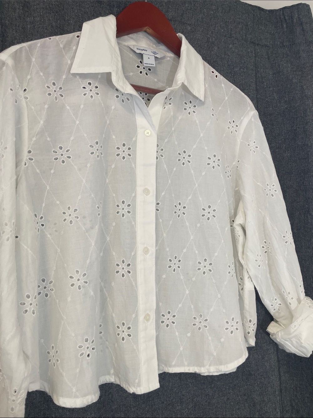 Cotton White Eyelet Button-Down Shirt cropped layer S lace embroidered summer